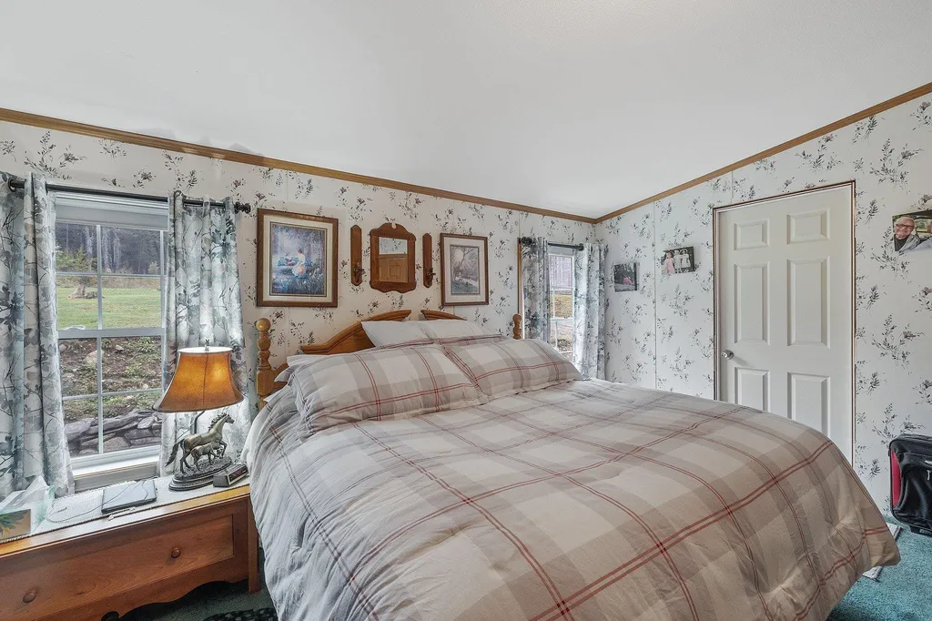 13 Bethlehem Road Whitefield NH 03598