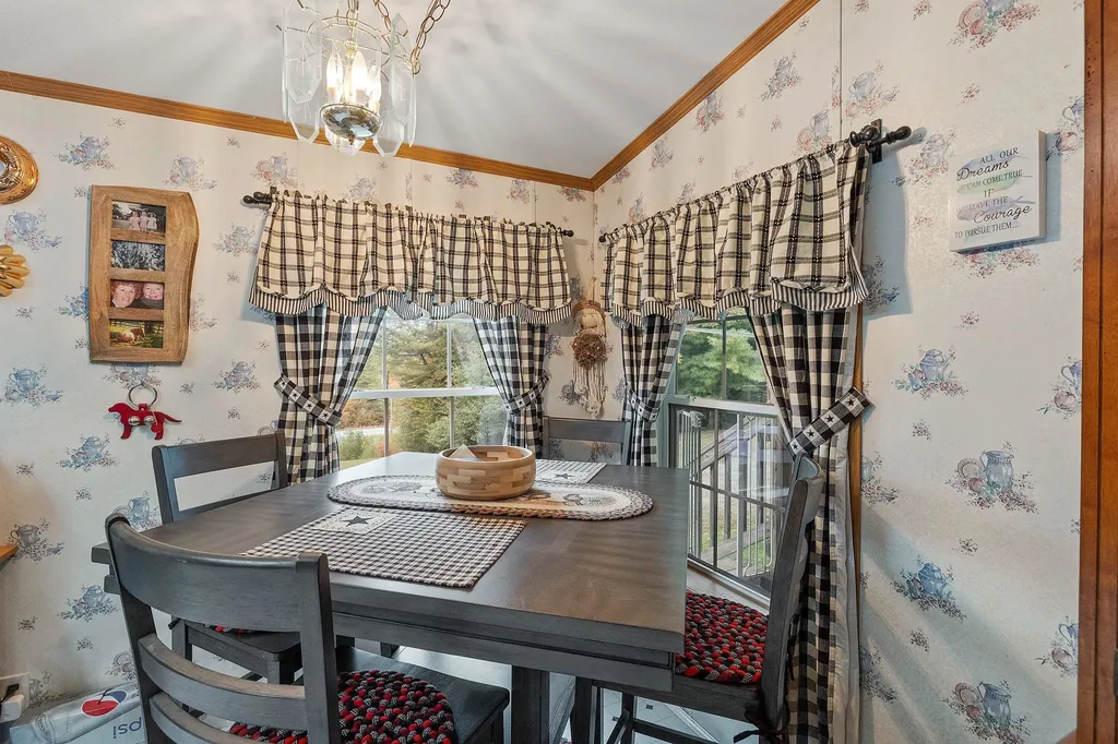 13 Bethlehem Road Whitefield NH 03598