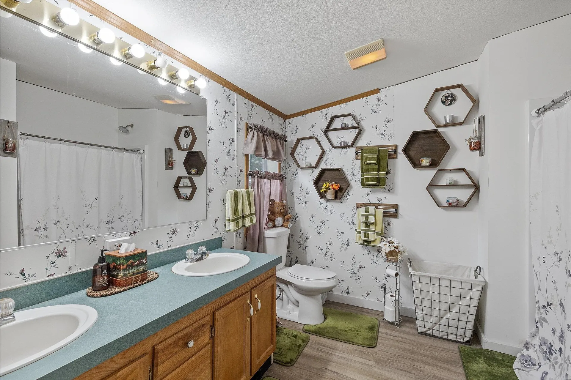 13 Bethlehem Road Whitefield NH 03598