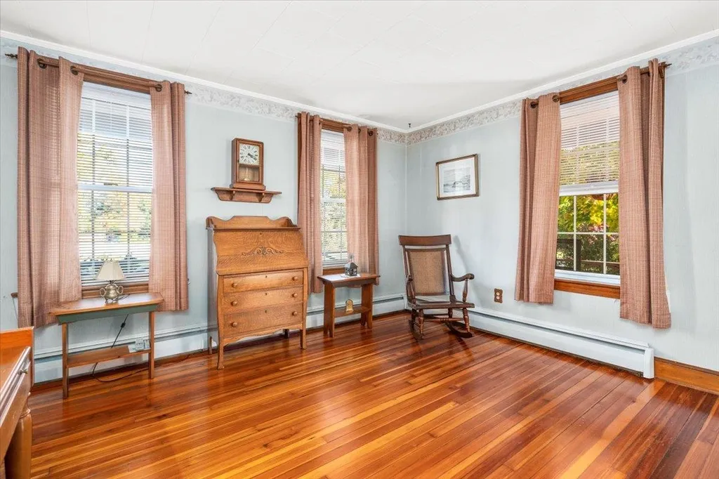19 N Policy Street Salem NH 03079