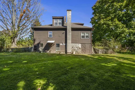 19 N Policy Street Salem NH 03079