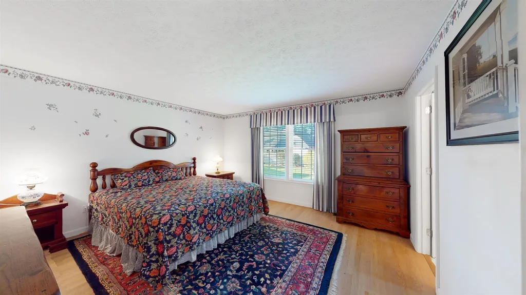 4 Turnberry Circle Bedford NH 03110