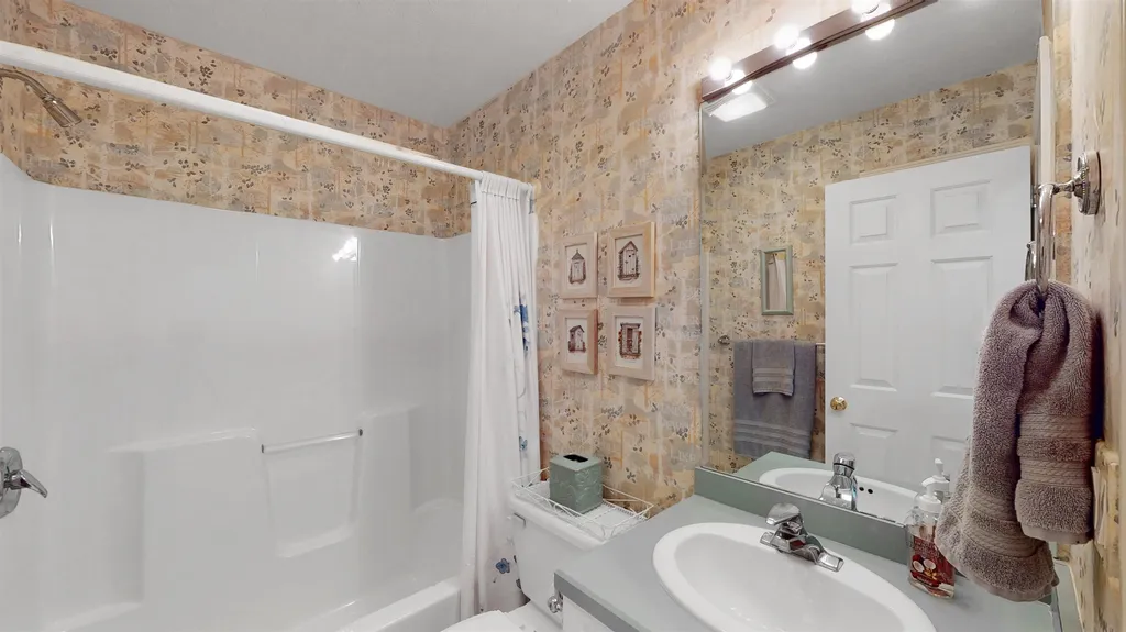 4 Turnberry Circle Bedford NH 03110