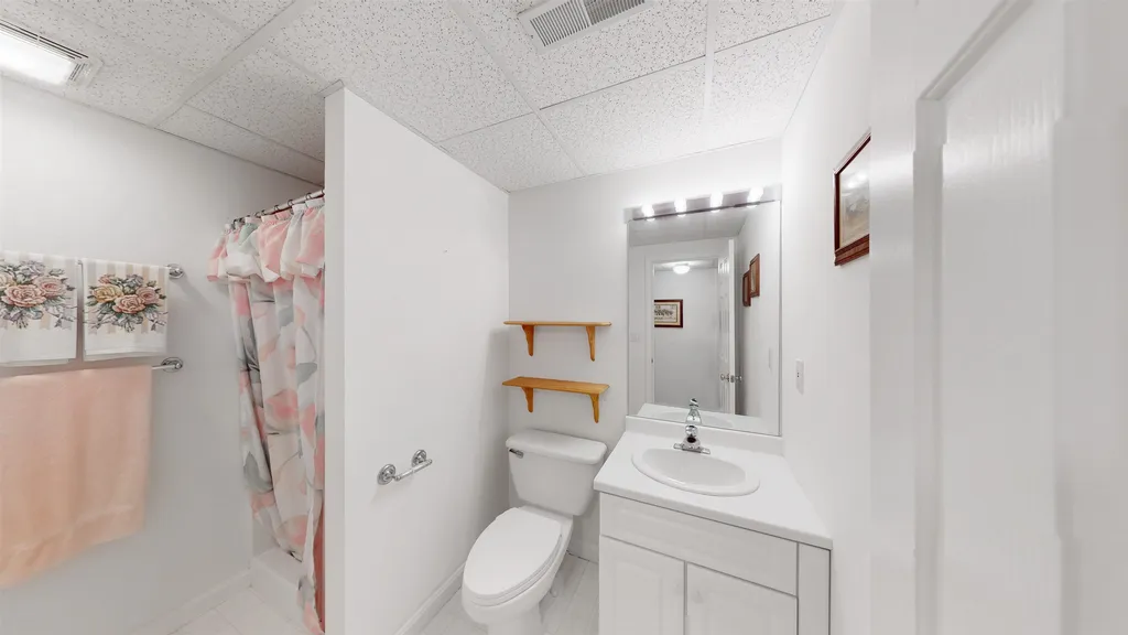 4 Turnberry Circle Bedford NH 03110