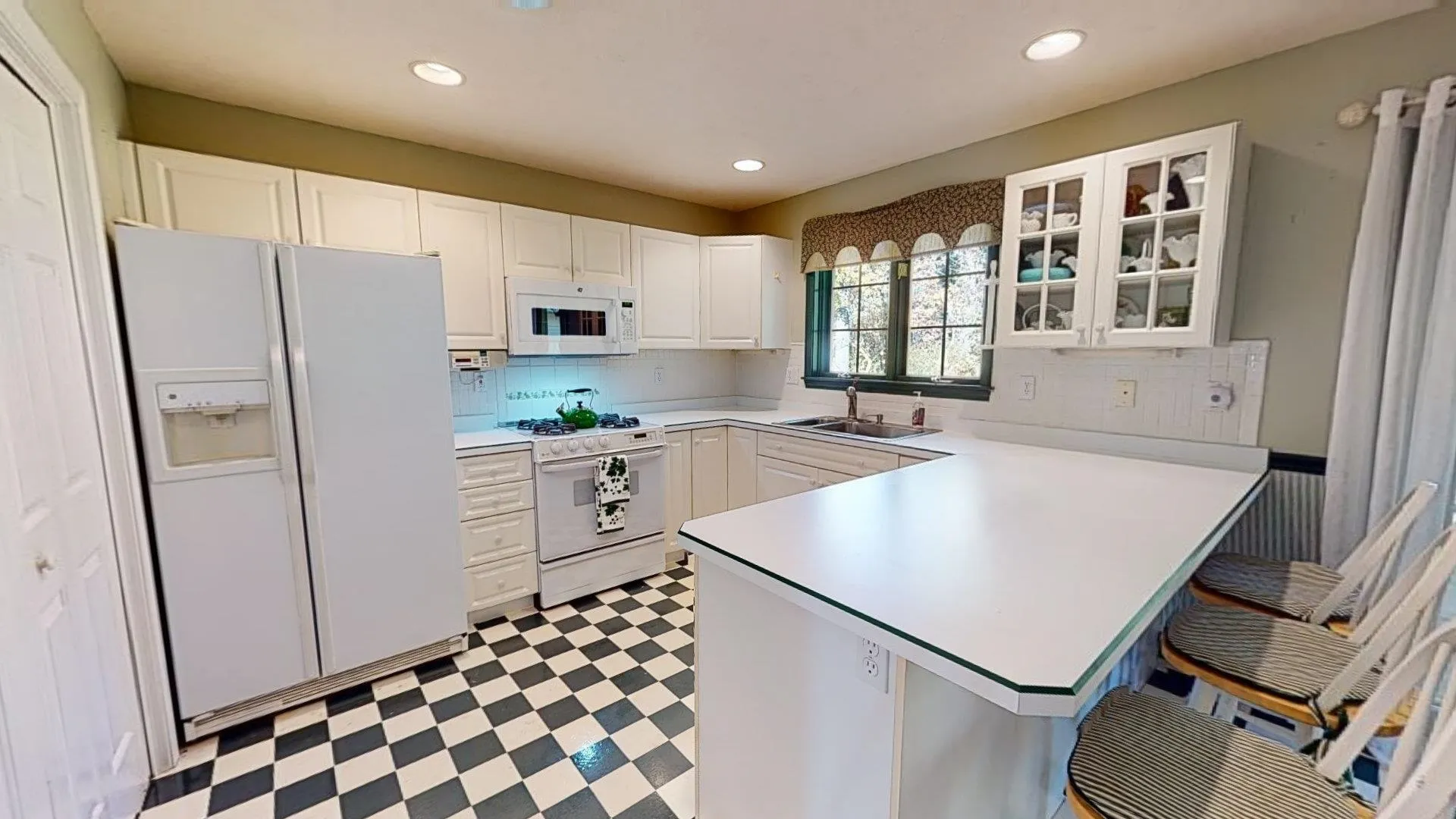 4 Turnberry Circle Bedford NH 03110
