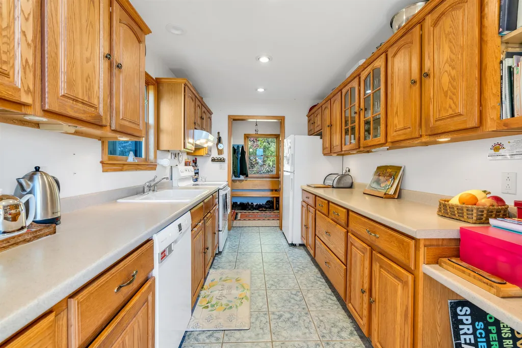 272 Hauger Road Thetford VT 05075