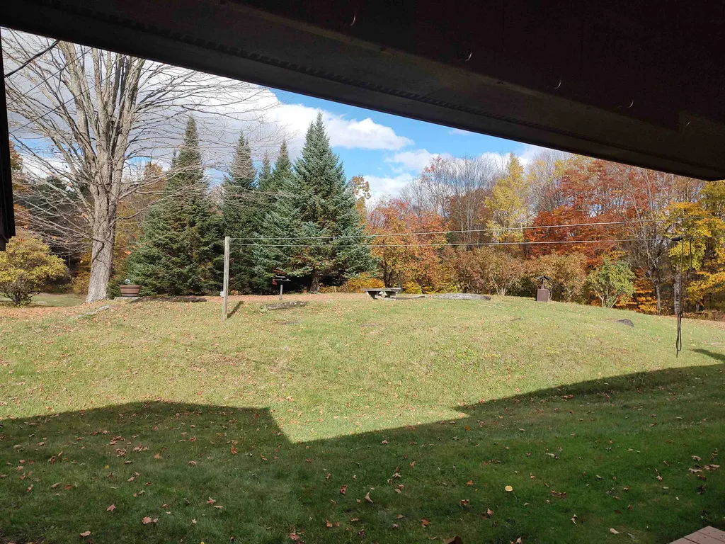 17 Angell Road Tunbridge VT 05077