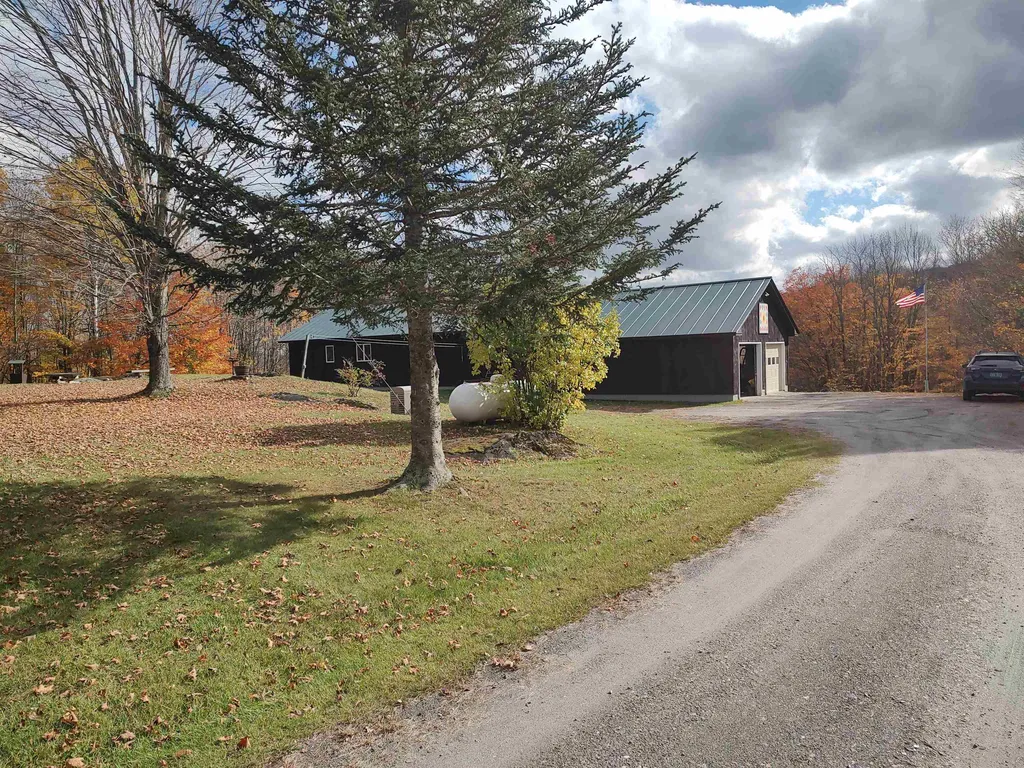 17 Angell Road Tunbridge VT 05077