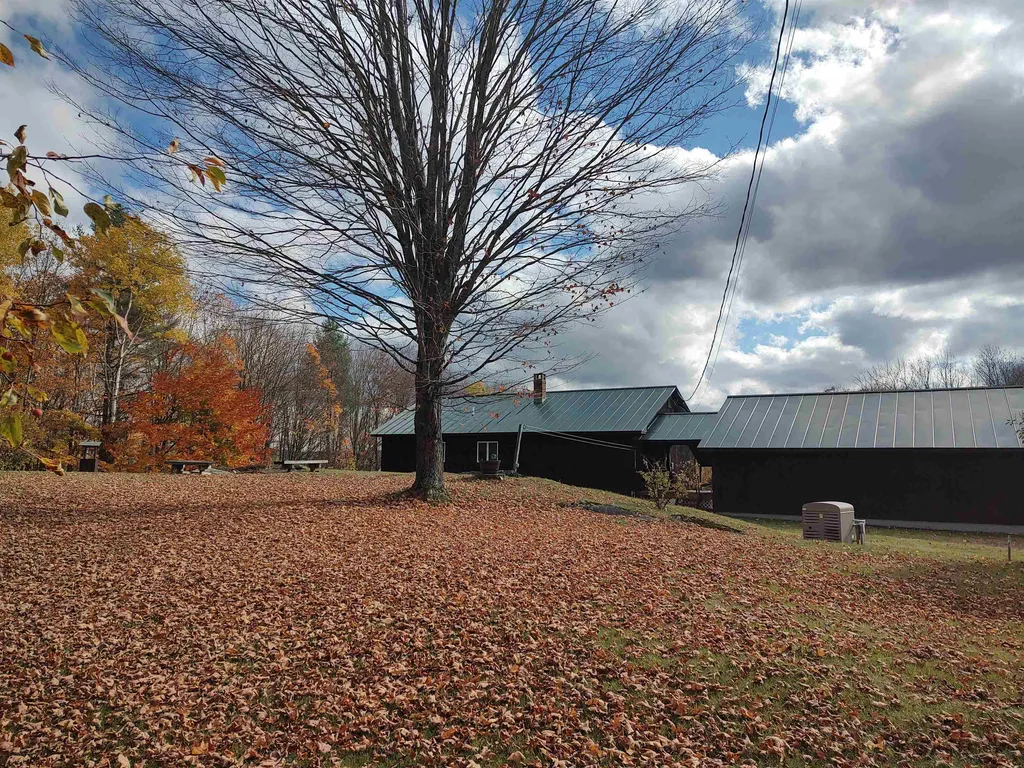 17 Angell Road Tunbridge VT 05077