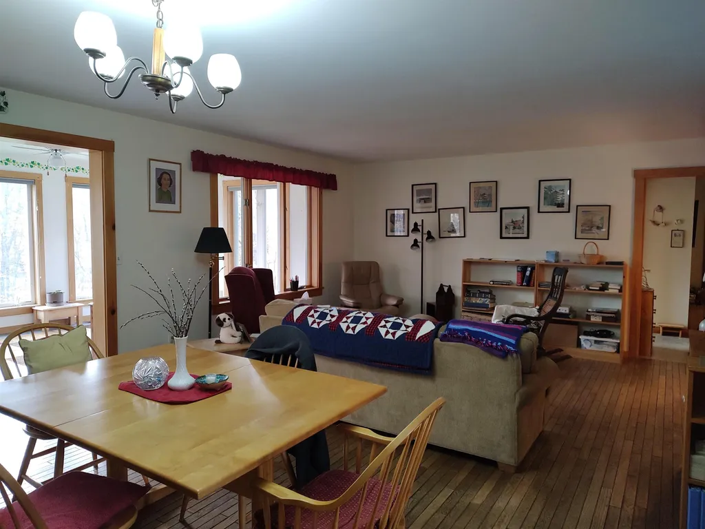 17 Angell Road Tunbridge VT 05077