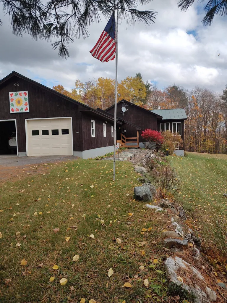 17 Angell Road Tunbridge VT 05077