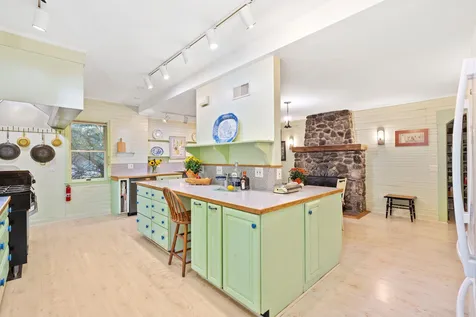 1347 Little Sunapee Road New London NH 03257