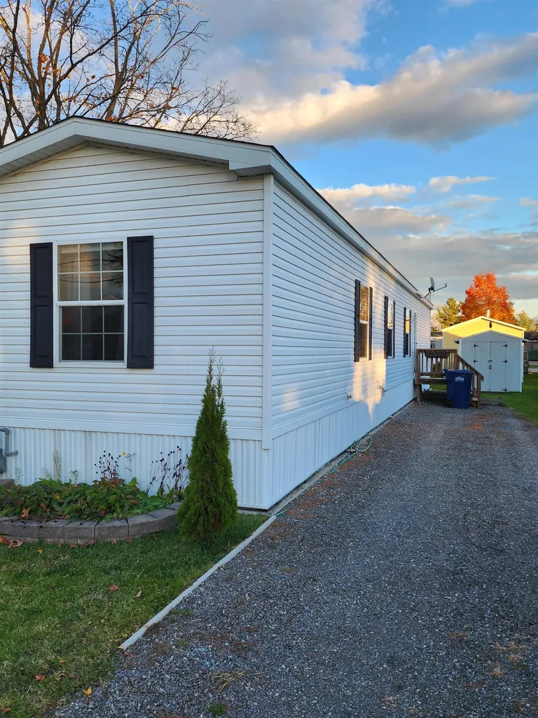 17 Middle Road Swanton VT 05488