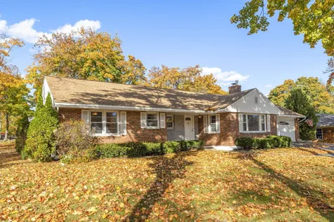 8 Morningside Drive Laconia NH 03246