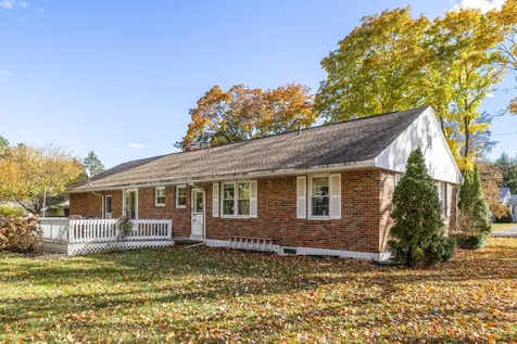 8 Morningside Drive Laconia NH 03246