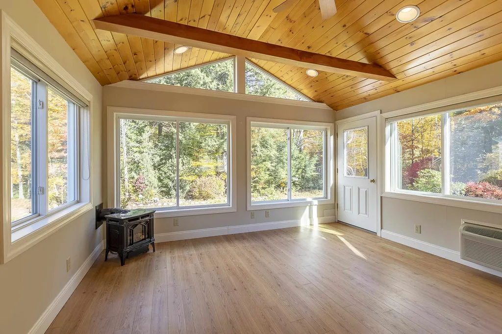 14 Louis Lane Lincoln NH 03251