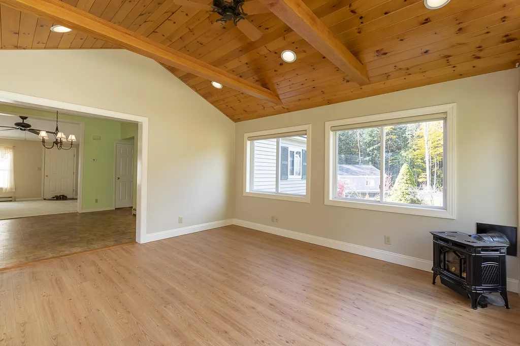 14 Louis Lane Lincoln NH 03251