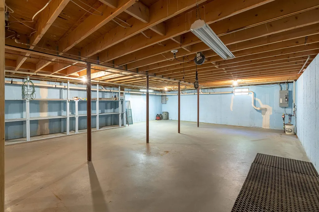 14 Louis Lane Lincoln NH 03251