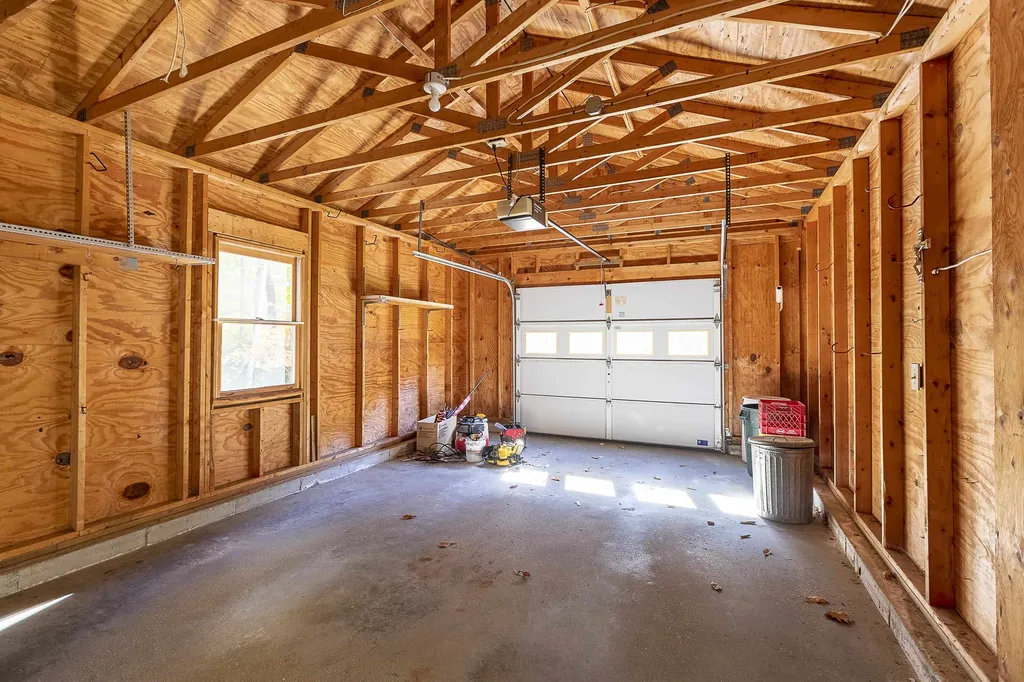 14 Louis Lane Lincoln NH 03251