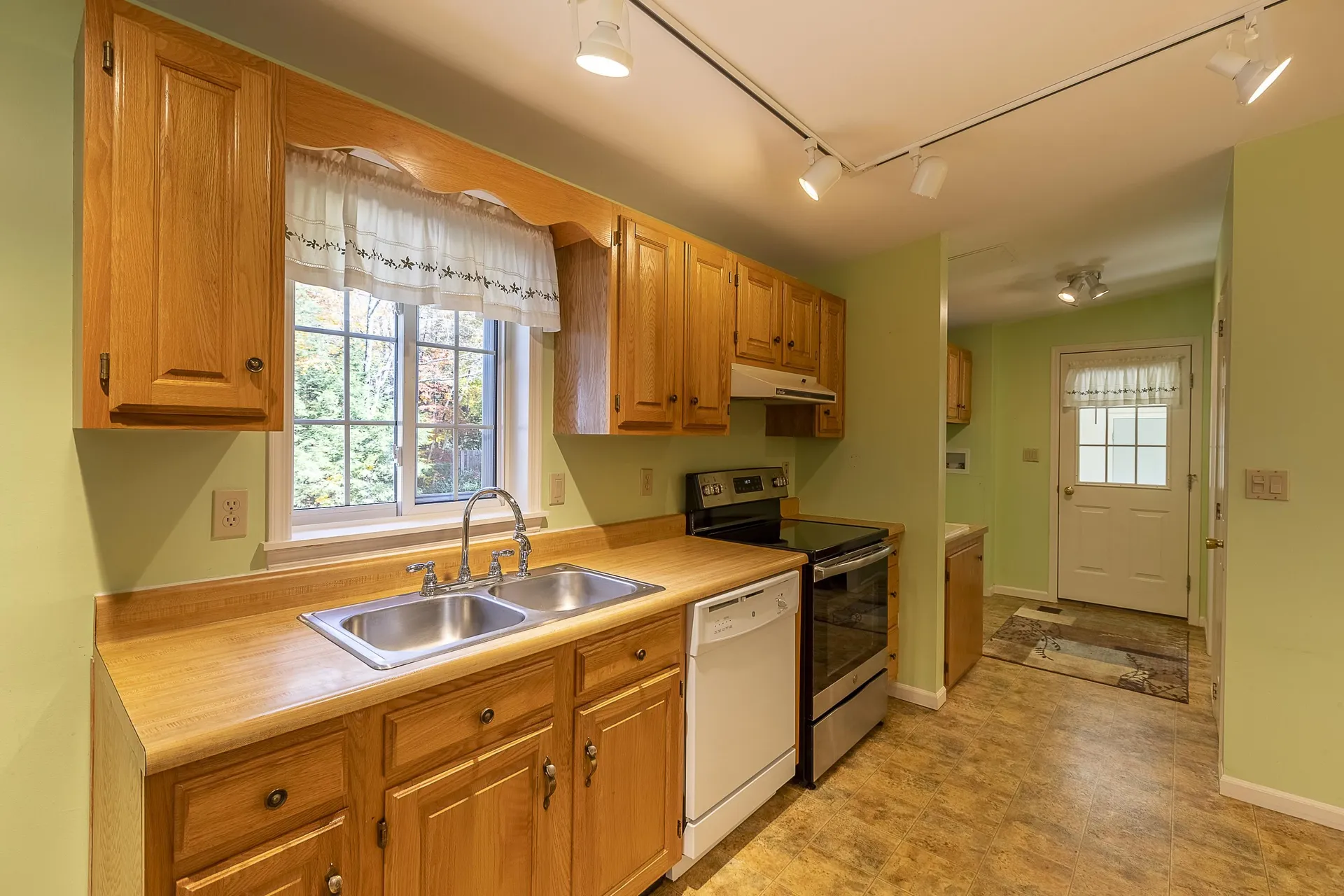14 Louis Lane Lincoln NH 03251