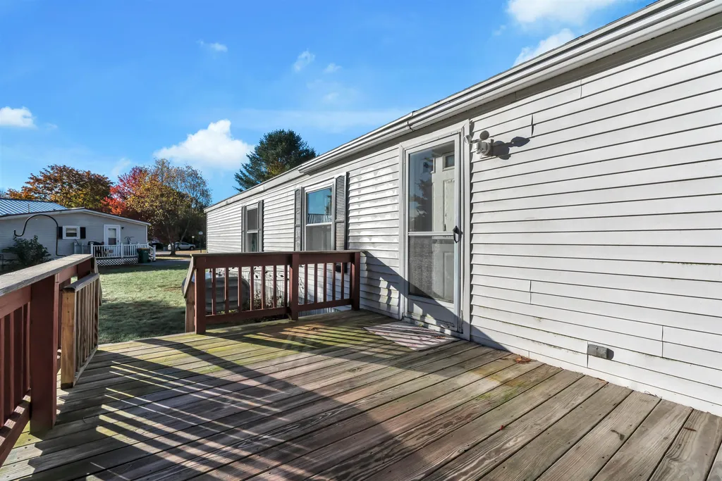 15 Caribbean Lane Rochester NH 03867