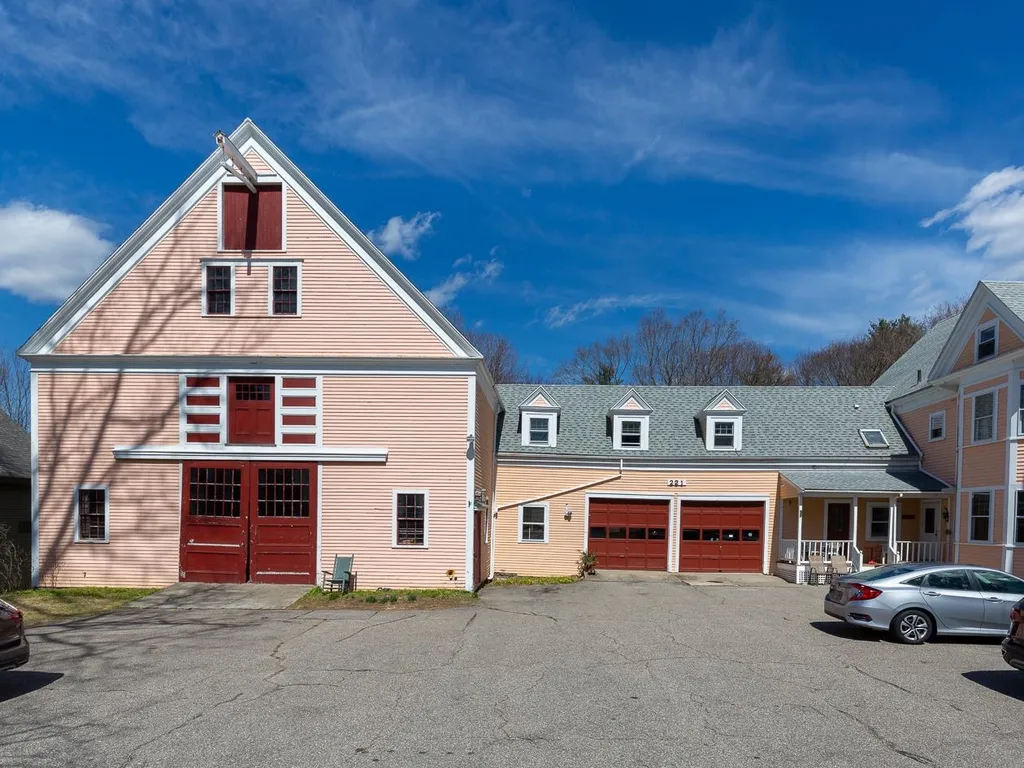 221 Atlantic Avenue North Hampton NH 03862