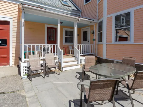 221 Atlantic Avenue North Hampton NH 03862