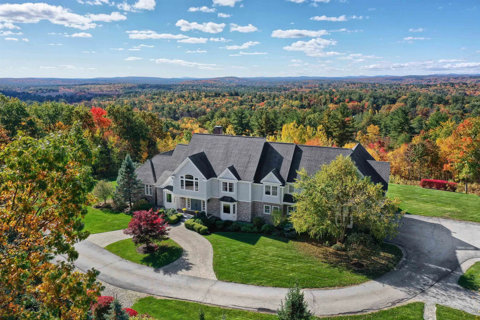 18 Grant Drive Bedford NH 03110
