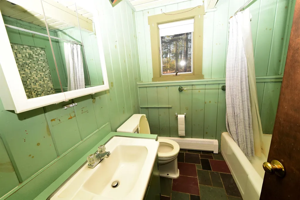 64 Chapel Street Conway NH 03860