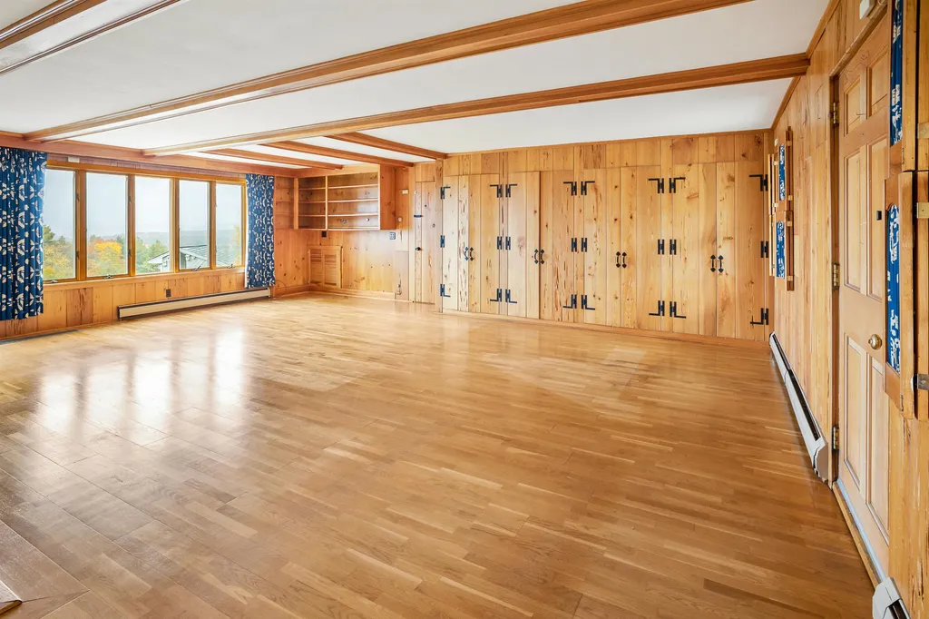 82 Sunset Rock Road Lebanon NH 03766
