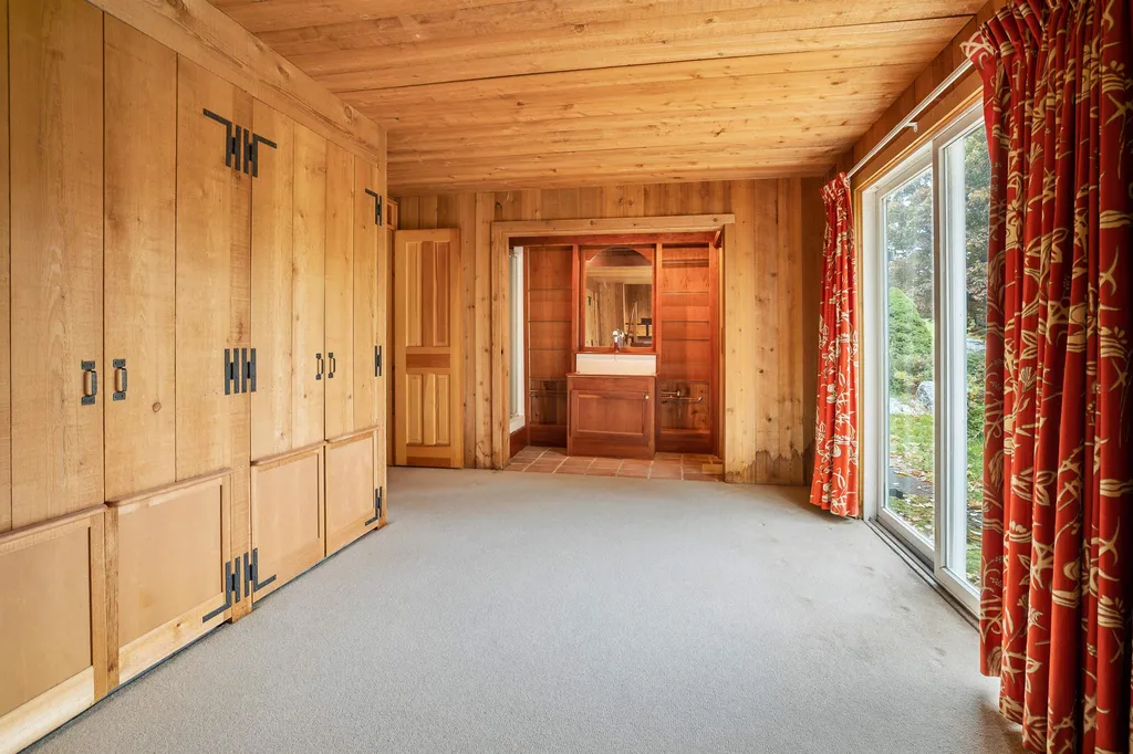 82 Sunset Rock Road Lebanon NH 03766