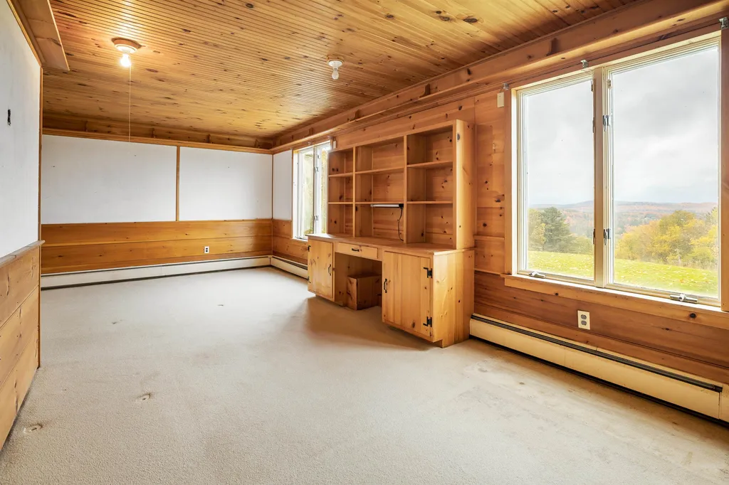 82 Sunset Rock Road Lebanon NH 03766