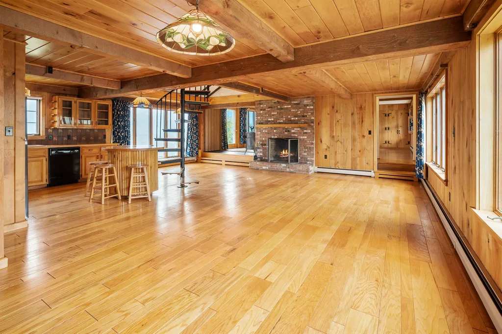 82 Sunset Rock Road Lebanon NH 03766