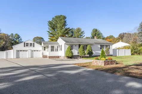 41 Dracut Road Hudson NH 03051