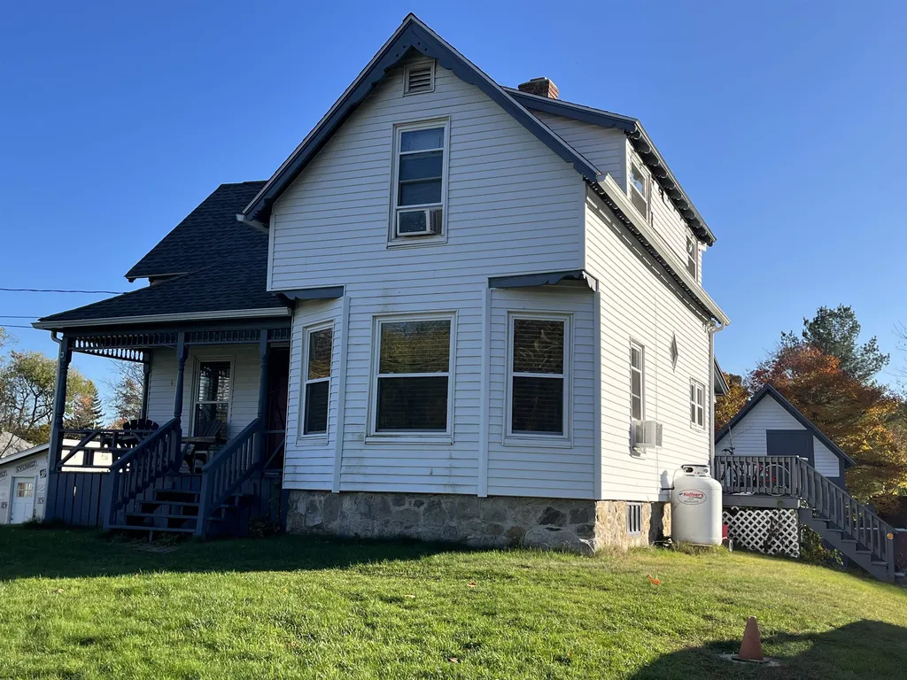 18 Ash Street Derry NH 03038