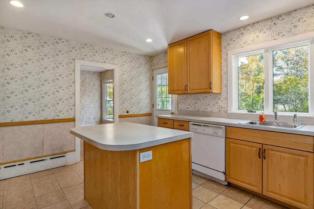 1710 Islington Street Portsmouth NH 03801