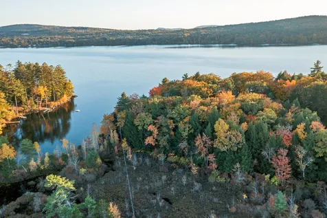 10 Pike Island Road Meredith NH 03253