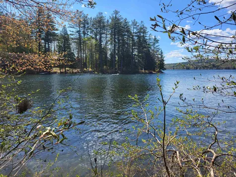 10 Pike Island Road Meredith NH 03253