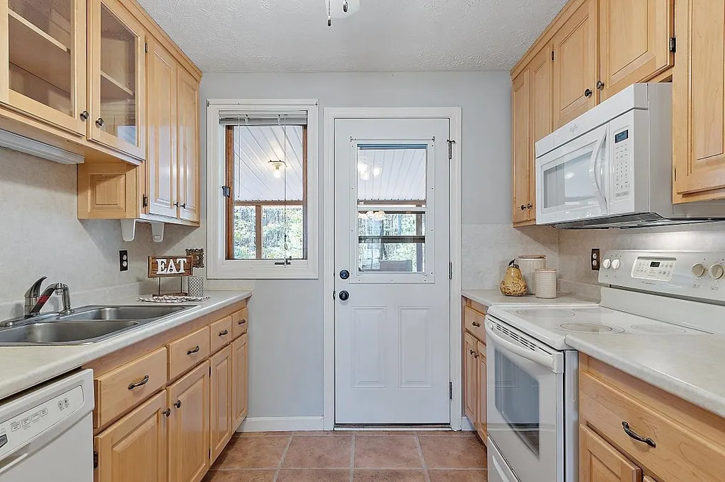 7 Winding Brook Lane Merrimack NH 03054
