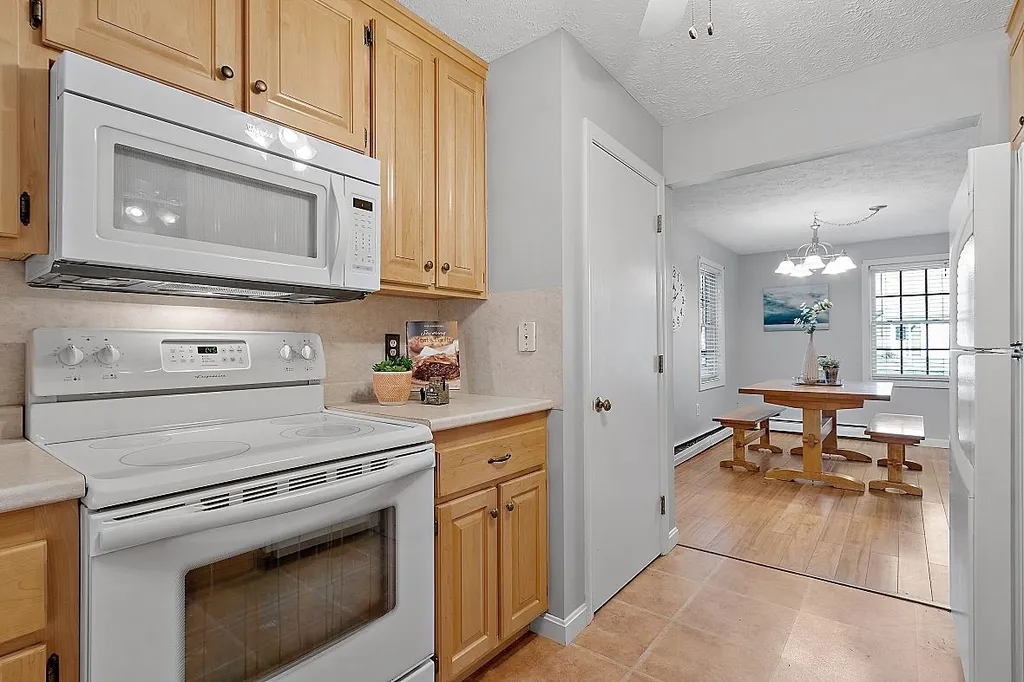 7 Winding Brook Lane Merrimack NH 03054