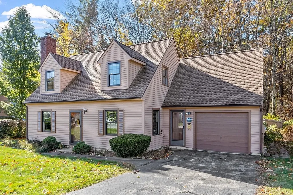 7 Winding Brook Lane Merrimack NH 03054