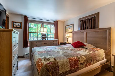 93 Peace Street Dorset VT 05251