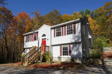 29 Green Road Raymond NH 03077