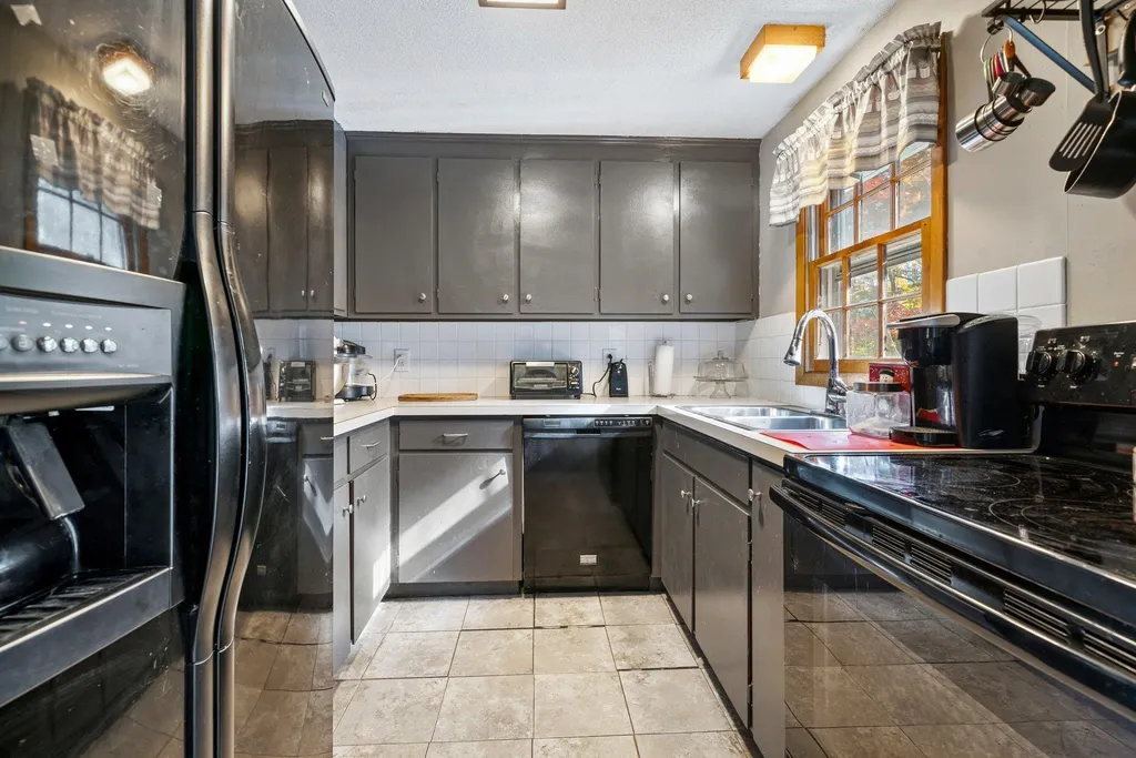 19 Langseth Avenue Claremont NH 03743