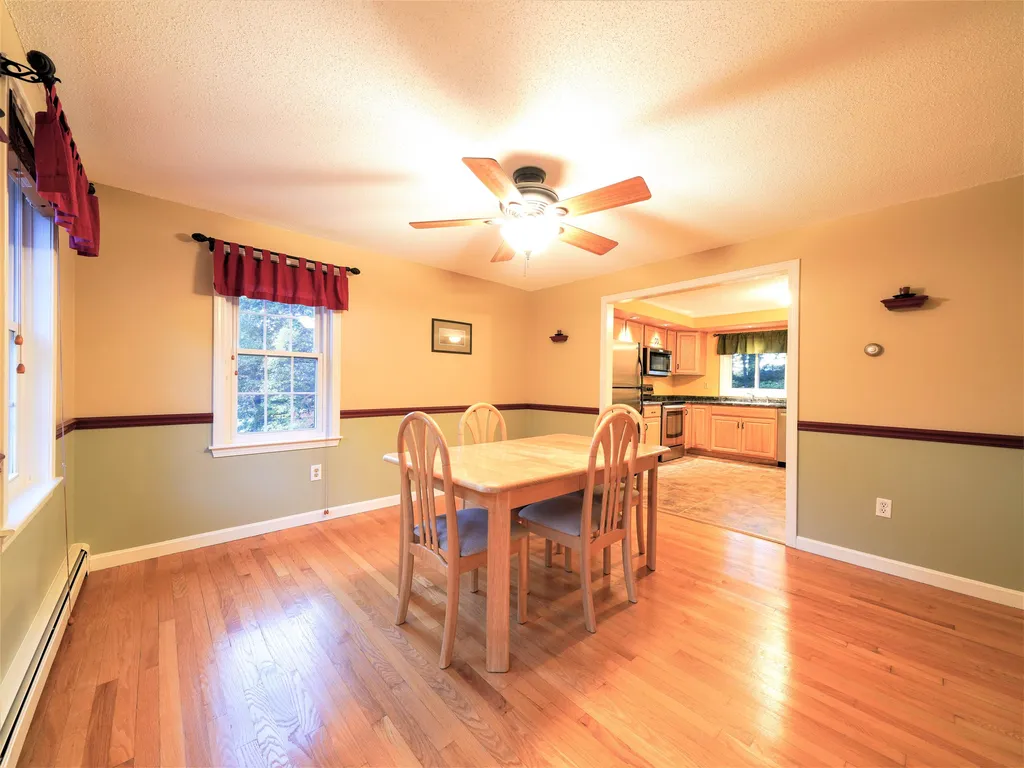 39 Royal Lane Londonderry NH 03053