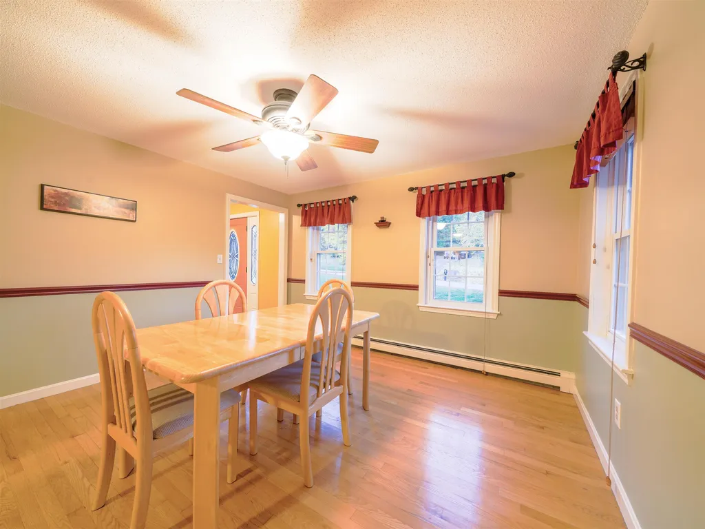 39 Royal Lane Londonderry NH 03053