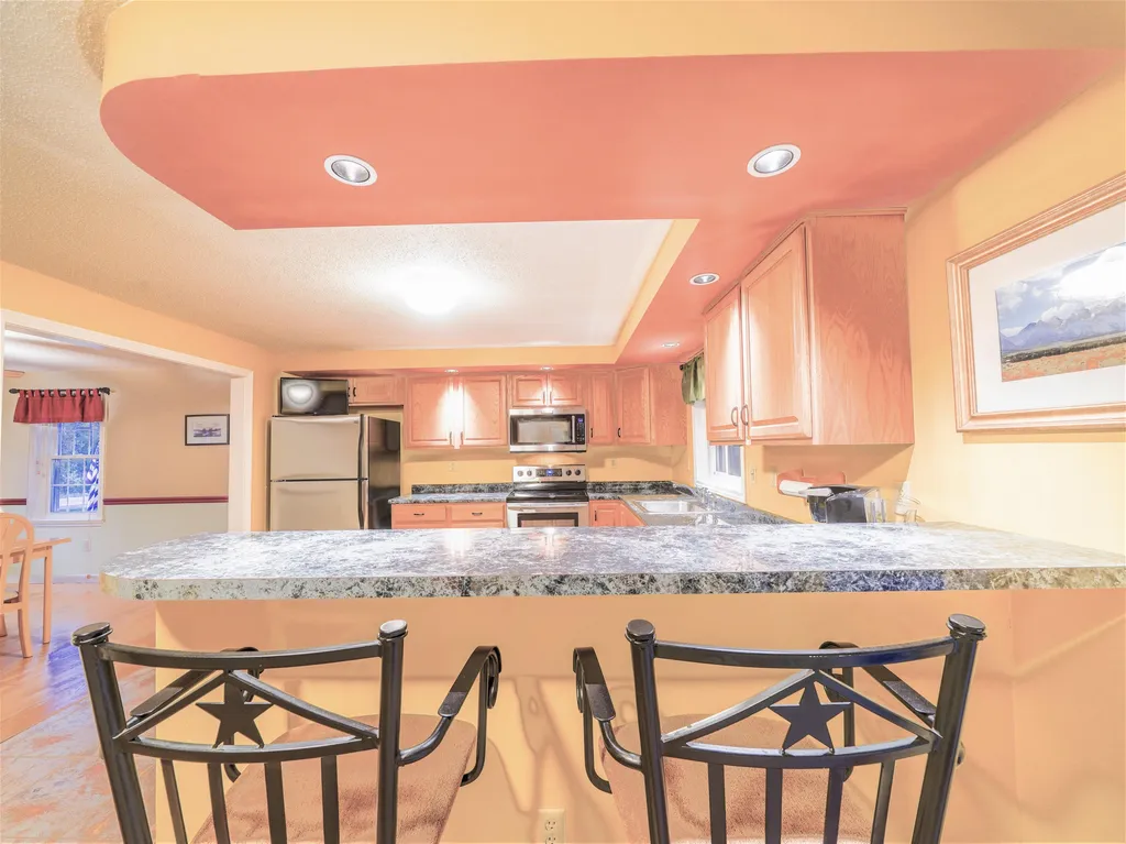 39 Royal Lane Londonderry NH 03053