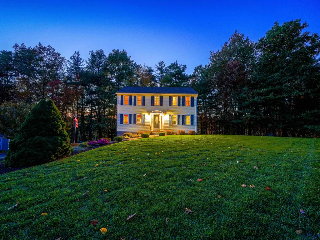 39 Royal Lane Londonderry NH 03053