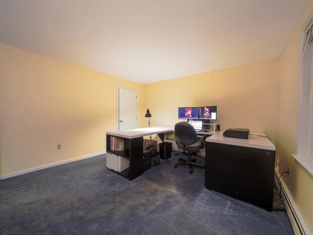 39 Royal Lane Londonderry NH 03053