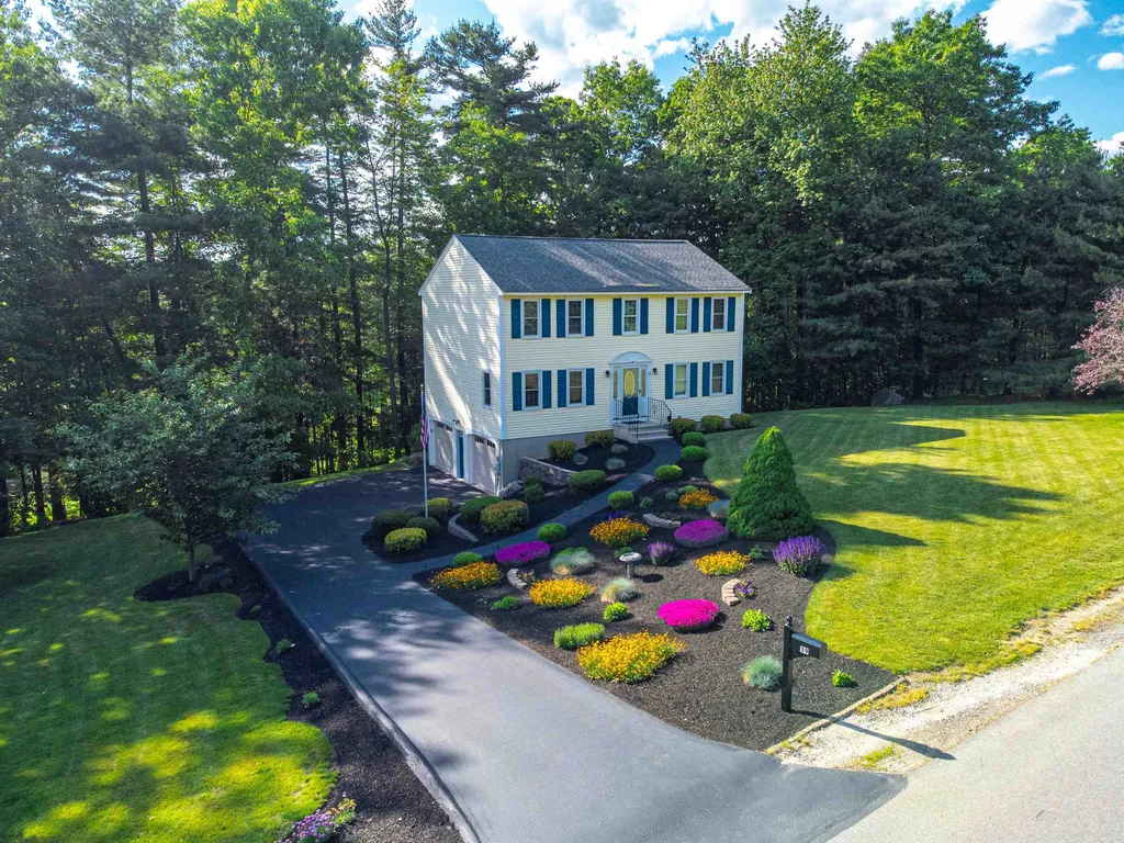 39 Royal Lane Londonderry NH 03053